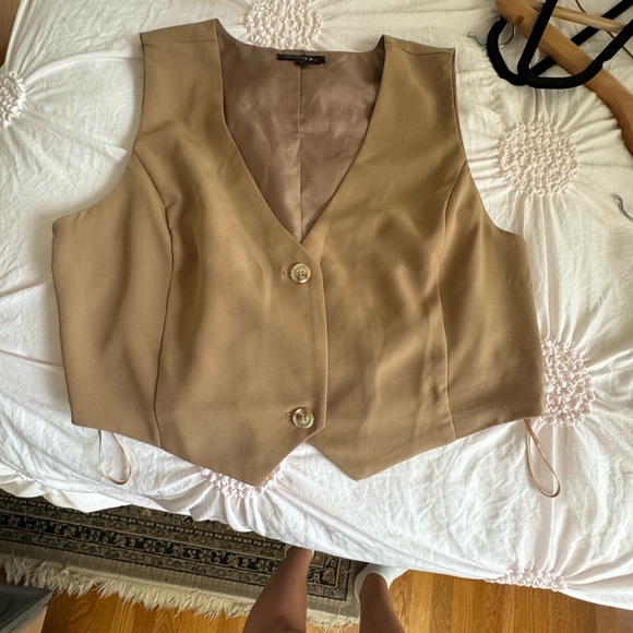 Vest - Picture 1 of 2